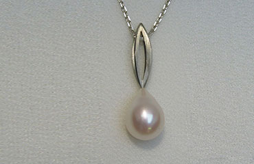 perlový náhrdelník 14